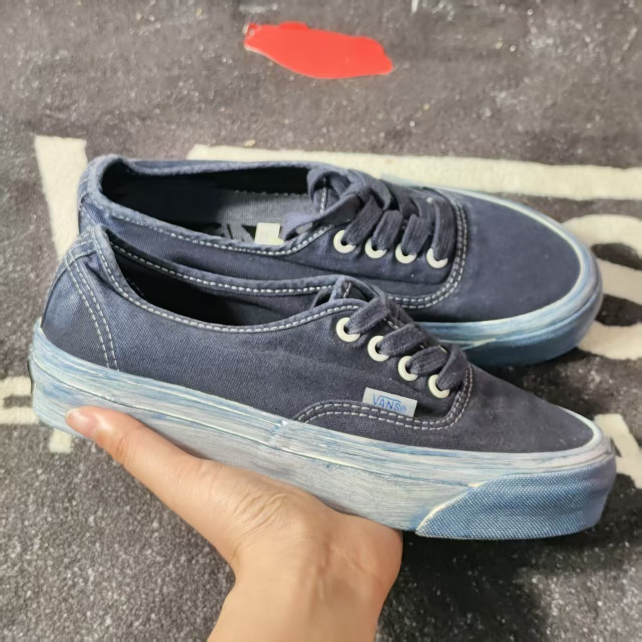 Vans Authentic浸染做旧深蓝厚底休闲板鞋 VN000CQALKZ