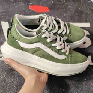 Vans Old Skool Overt Plus橄榄绿加绒厚底休闲板鞋VN0A4BVLE02