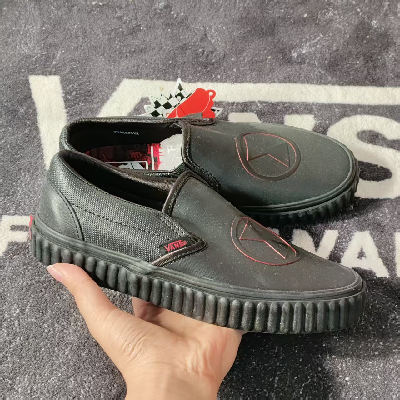 Vans x Marvel黑寡妇联名Slip-On厚底一脚蹬休闲板鞋VN0A38F7U7K
