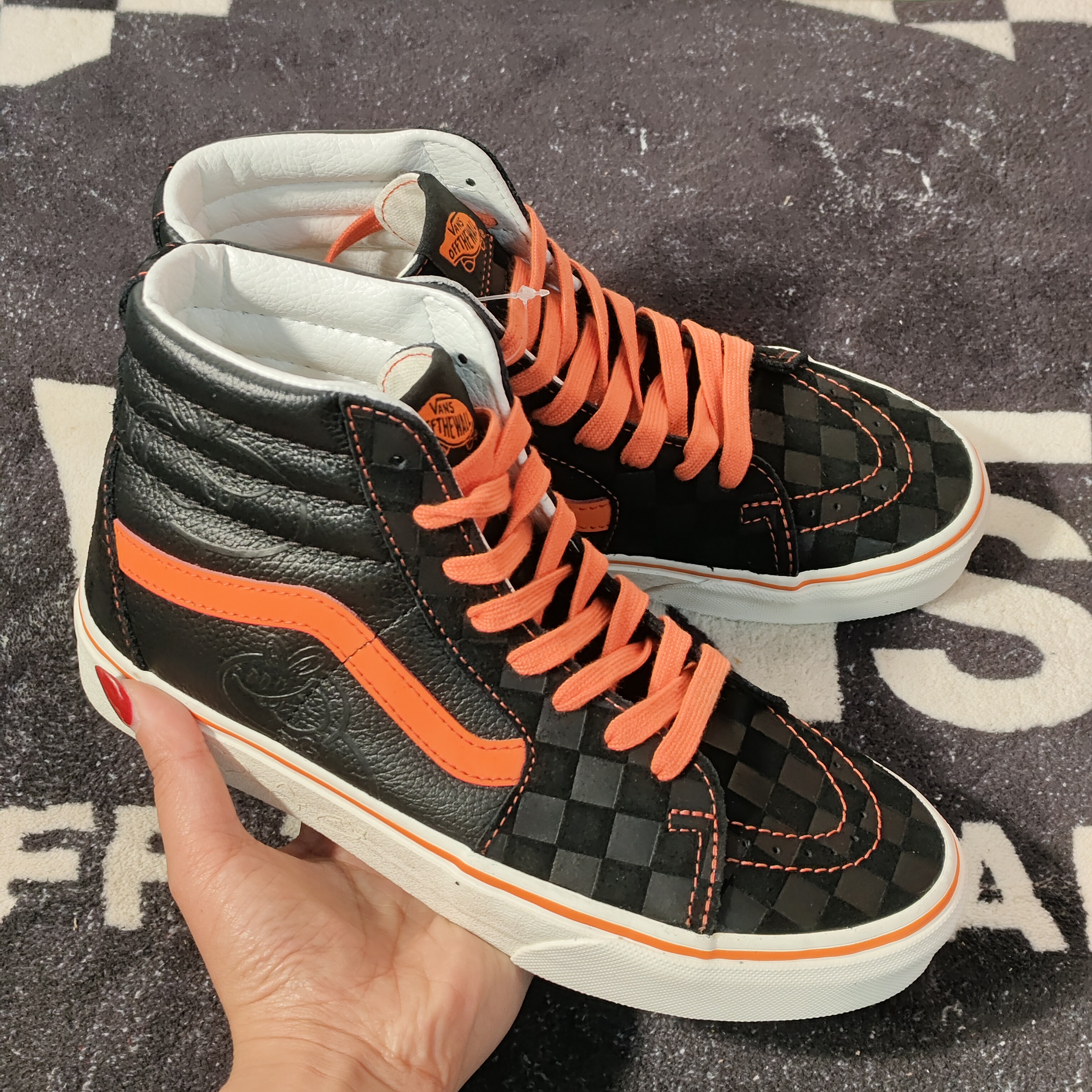 Vans SK8-Hi联名黑橙棋盘格高帮休闲帆布鞋VN0A4BVTY8J