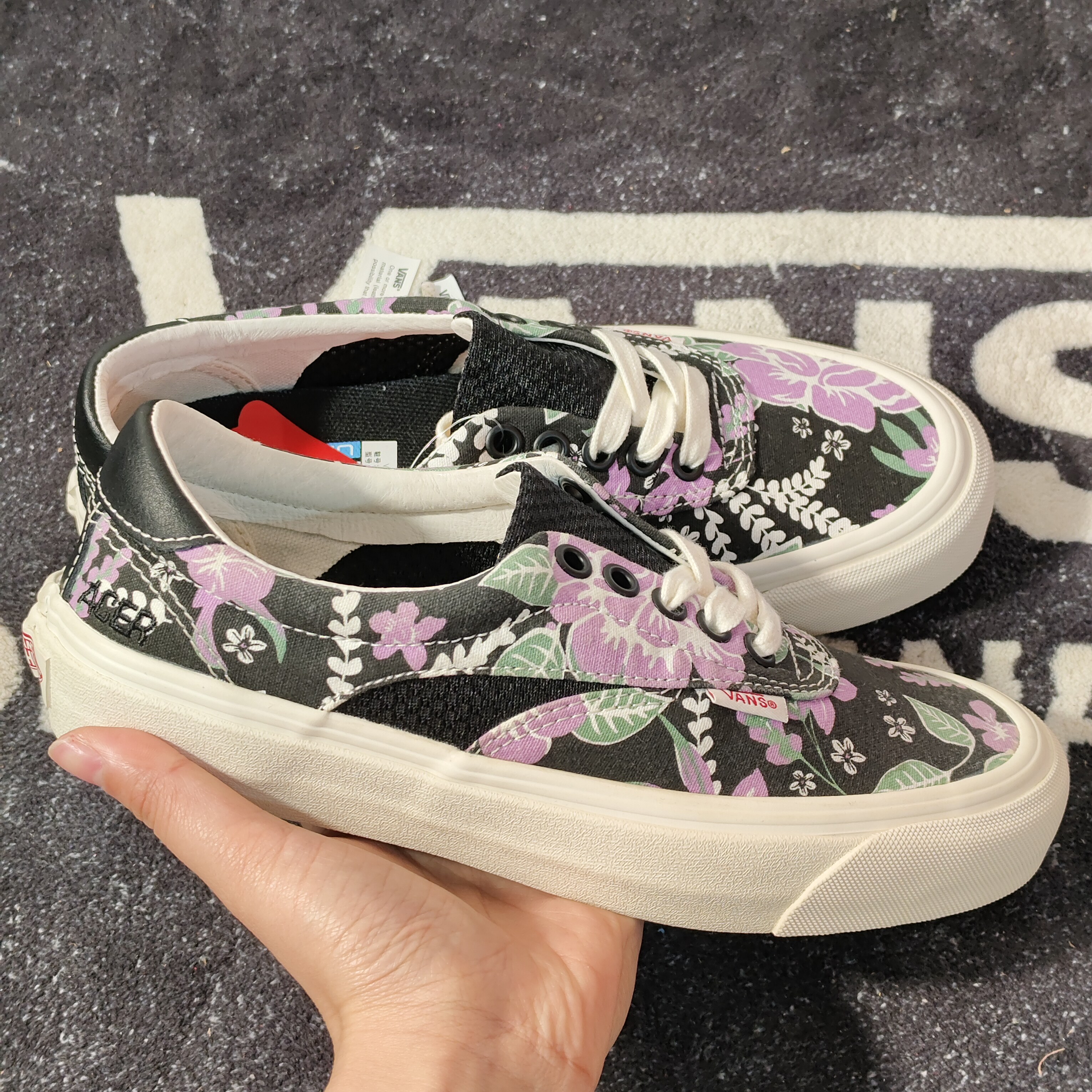 Vans Acerni黑底紫花低帮休闲帆布鞋 VN0A5DXZ3X8