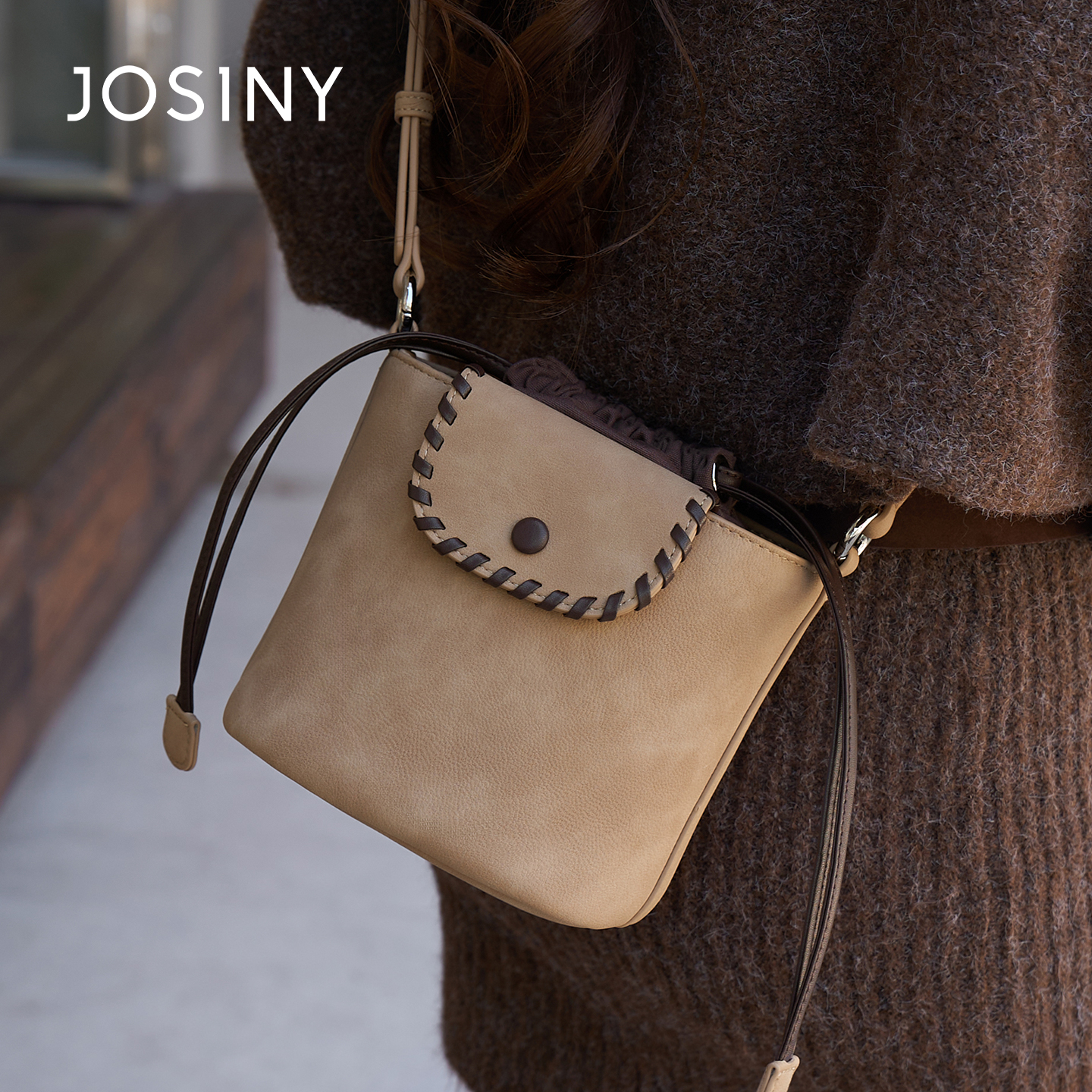 卓诗尼单肩时尚抽绳水桶包