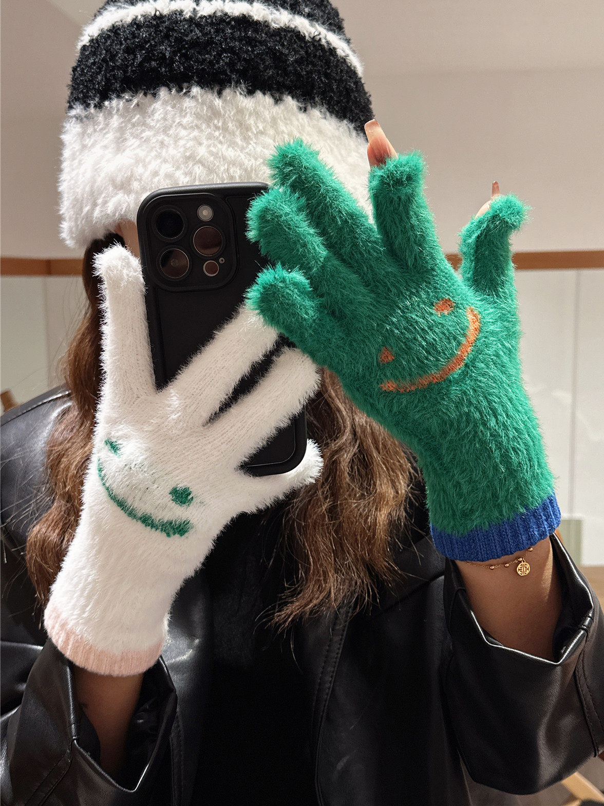 可爱笑脸毛绒手套露指可触屏