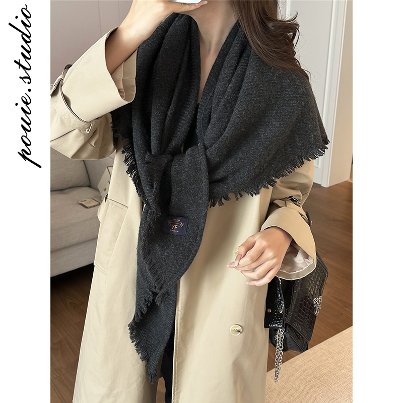 时尚纯色毛边大三角巾保暖披肩