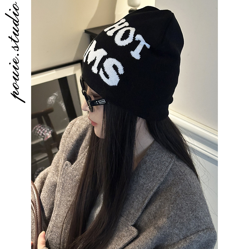 设计感爱心字母针织帽护耳堆堆帽