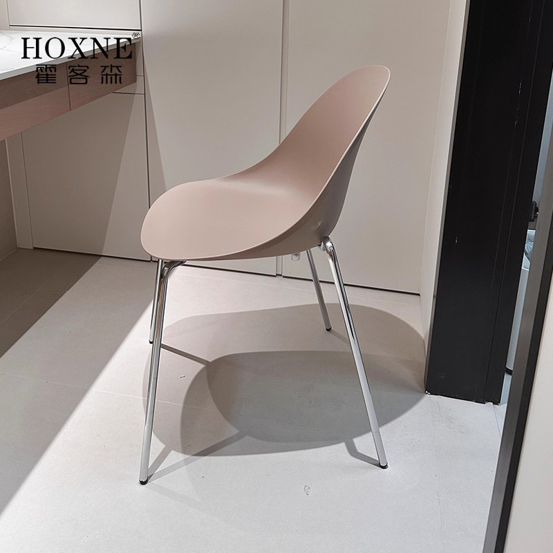 霍客森意式极简餐椅北欧中古化妆凳家用小户型轻奢塑料靠背书桌椅