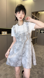 洋气连体裤2024新款背带短裤爱心蝴蝶结高级感暗花气质欧货女装夏