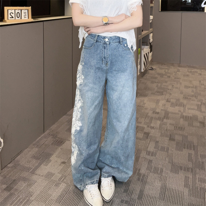 高级感蕾丝拼接阔腿牛仔裤女2026年春季新款宽松显瘦洋气直筒长裤