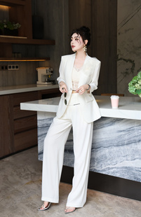 2026年新款醋酸套装配胸花高级感简约风格修身显瘦气质西装两件套