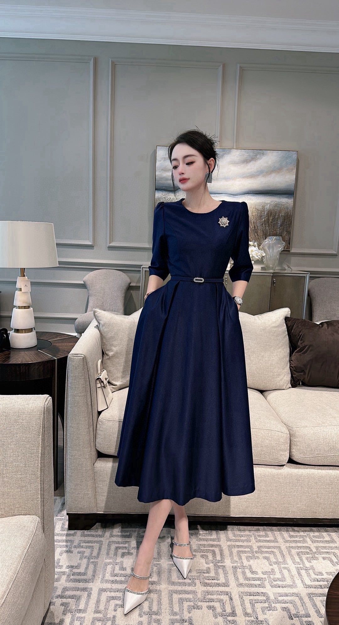美洋高定专柜同款优雅秋季双口袋圆领中袖系腰带大摆中长连衣裙