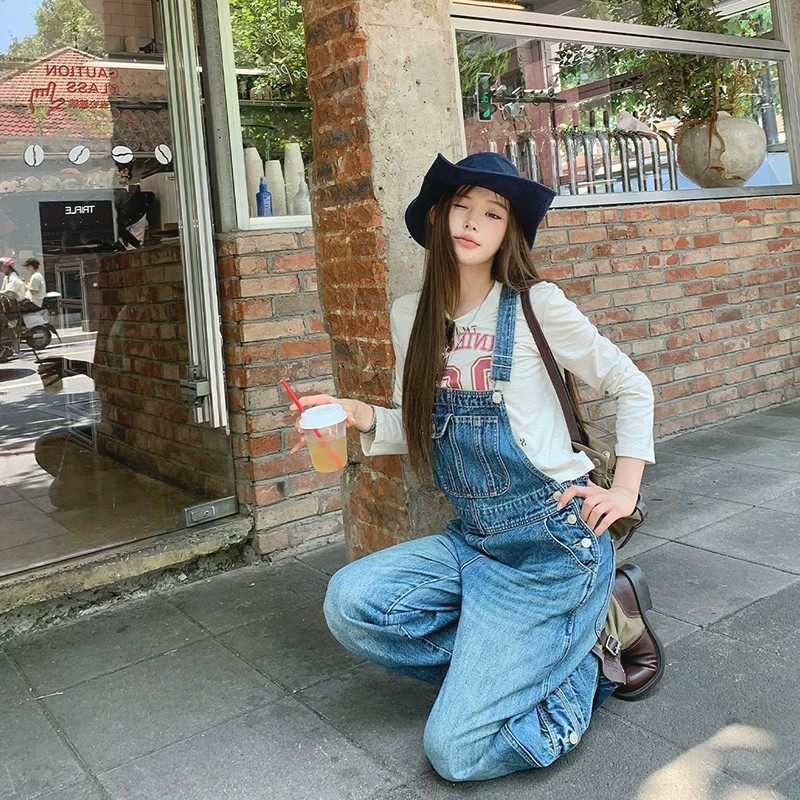 水洗牛仔背带阔腿裤女秋冬显瘦
