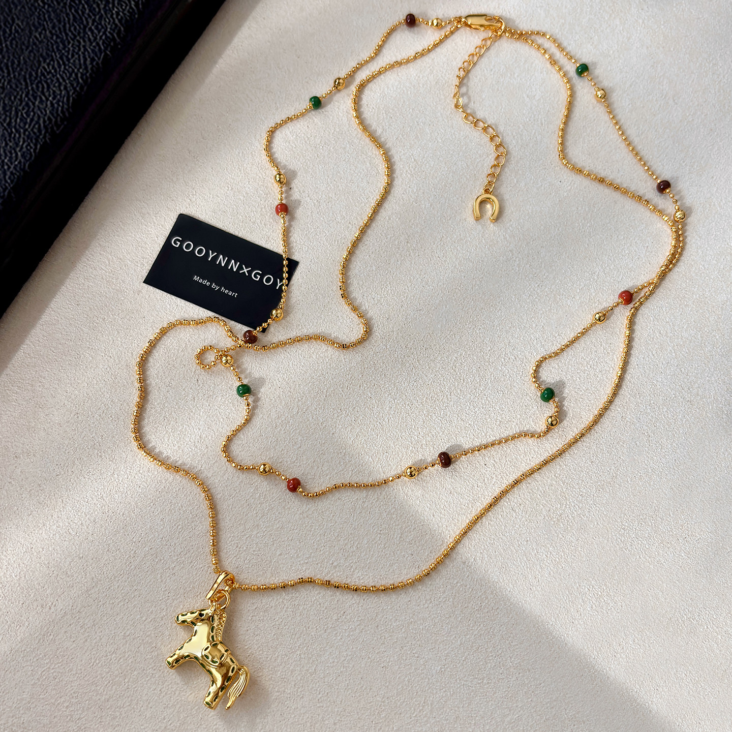 双层叠戴长款本命年金色小马项链女轻奢高级感锁骨毛衣链吊坠配饰