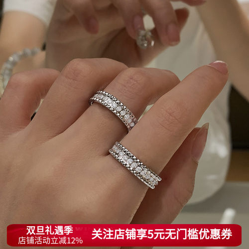 白金色满钻素圈戒指女