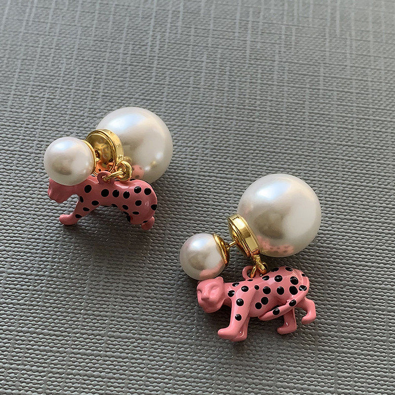 粉色豹子双面珍珠耳环女2026新款爆款耳钉耳坠高级感独特好看耳饰