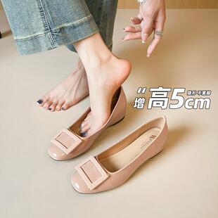 2026年秋季新款小个子内增高裸色单鞋女方扣浅口法式圆头平底女鞋