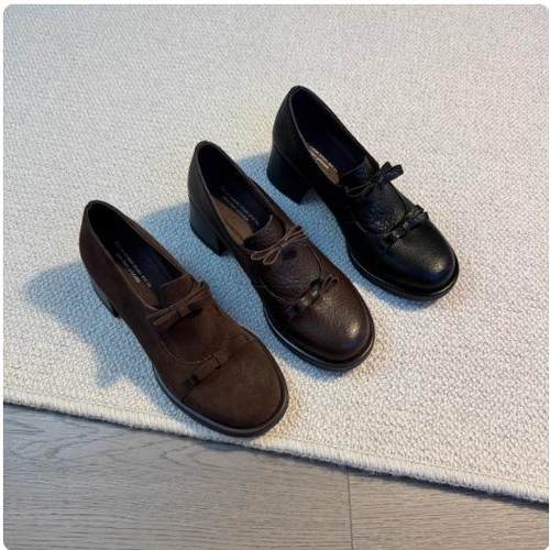 头层软皮俏皮圆头粗跟深口乐福鞋