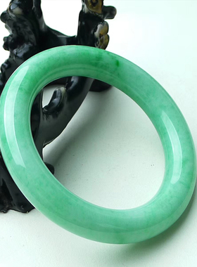 缅甸飘绿老坑A货正圈翡翠手镯
