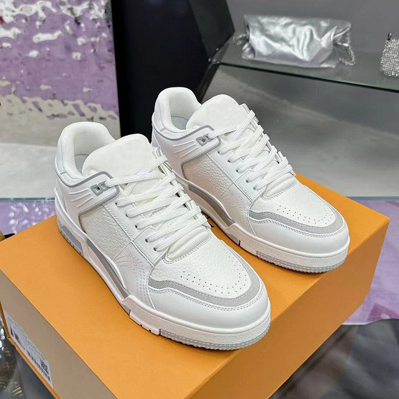 高端时尚运动板鞋男士真皮透气街头潮流小白鞋轻软厚底户外休闲鞋