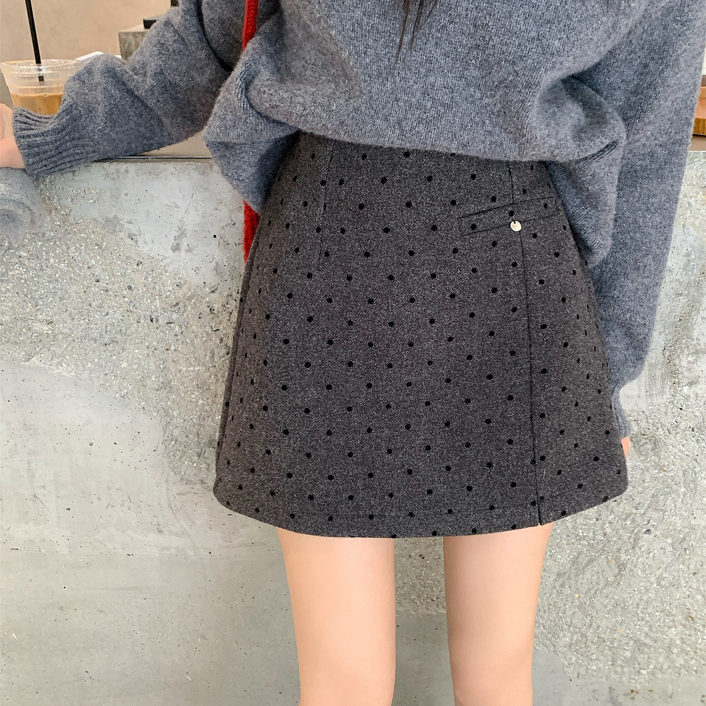 灰色miu系波点毛呢半身裙A字短裙