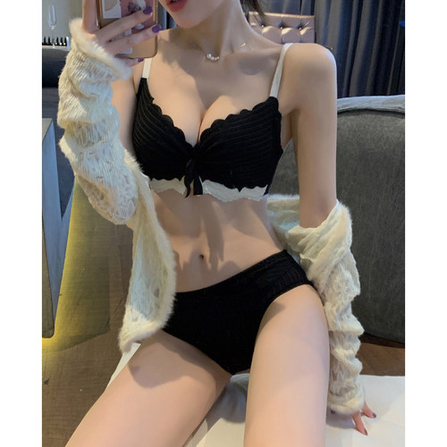 纯欲内衣小胸聚拢无钢圈性感