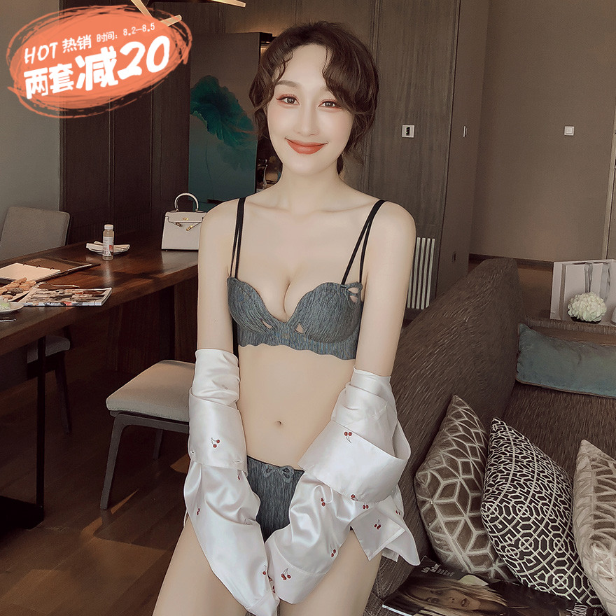 ºÉÔϸóÎÞ¸ÖȦÎÞºÛÊæÊÊÉîUËĽDZÉÙÅ®ÄÚÒ¾Û£µ÷Õû¹âÃæÎÄÐØÌ××°±¡