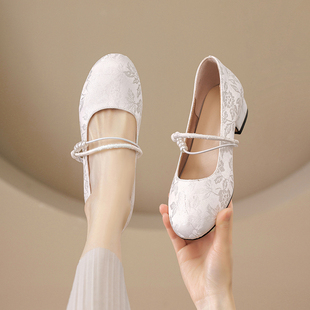玛丽珍女童鞋2026新款春秋新中式国风刺绣中大童低跟学生浅口单鞋