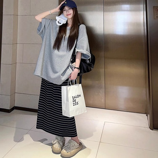 大码V领短袖t恤女薄款夏季新款韩版宽松遮肚减龄别致蝙蝠袖上衣潮