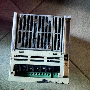 非实价议价议价松下变频器ⅤFO 功能正非实价议 1.5KW 输入AC200V