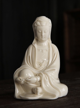 收藏仿古何朝宗款明清古典德化陶瓷摆件盘坐小佛像白瓷小自在观音