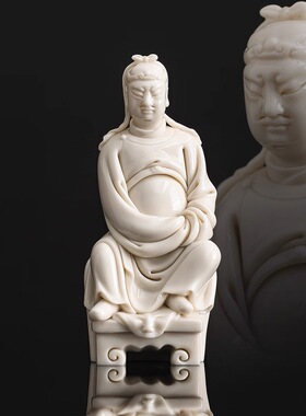 德化白瓷坐关公关羽摆件客厅玄关装饰品新大师艺术收藏品