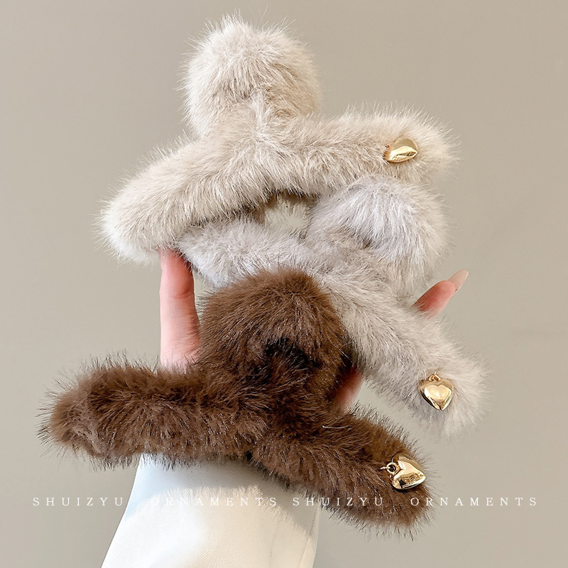 秋冬毛绒抓夹女2024新款高级感