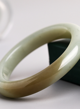 手镯宽条女圆镯糖白玉且末玉镯子