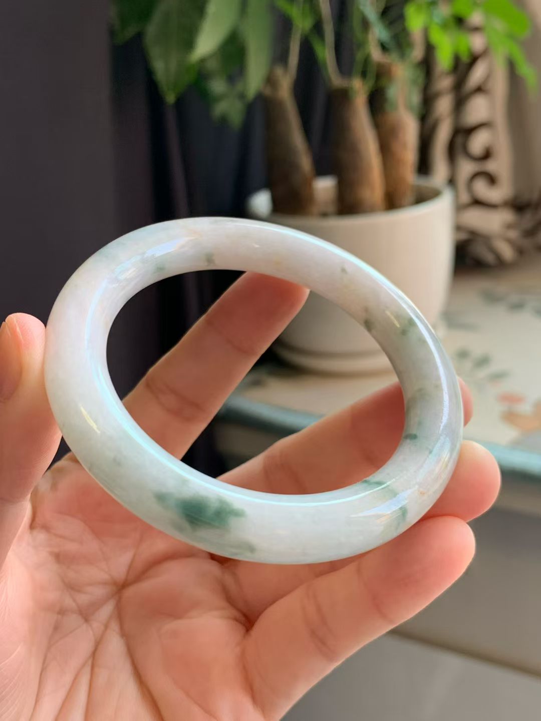 天然缅甸翡翠手镯A货55尺寸粗10.3冰透飘花桂花糕水润漂亮胖圆条图片