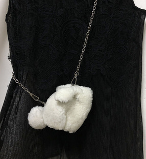 秋冬新款真皮羊羔毛兔子斜挎小包零钱包包挂件皮毛可爱动物包单肩