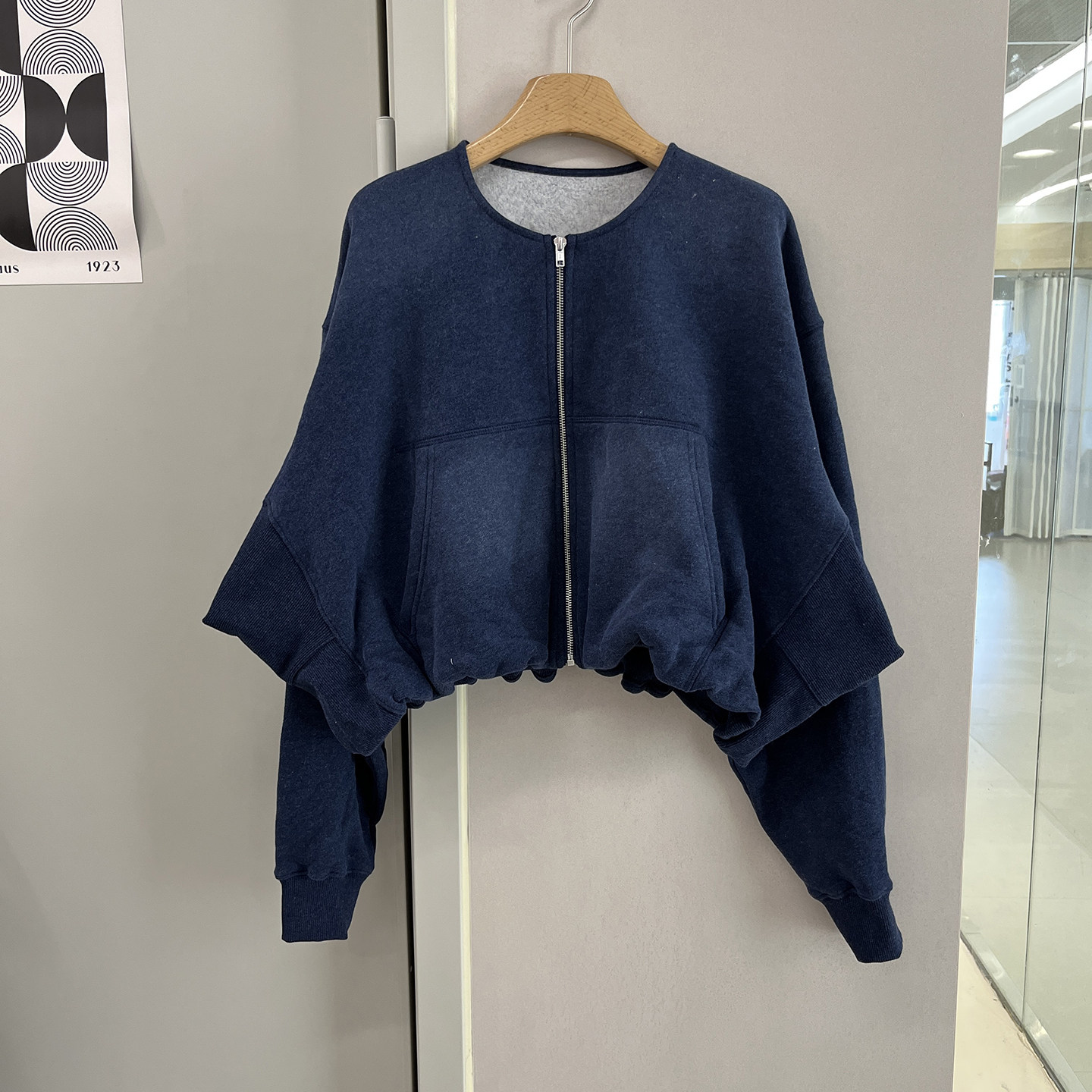 休闲风短款拉链开衫加绒卫衣女宽松圆领洗水外套