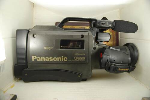 松下 NV-M9000 专业摄像机 S-VHS 磁带卡带录像机 - 封面