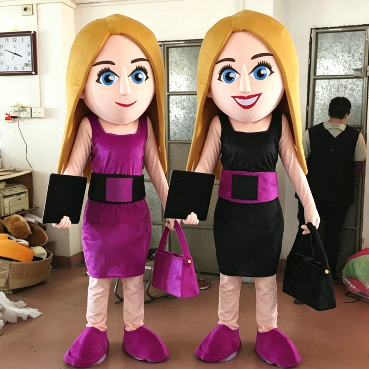 定做动漫城市性感都市女性白领穿戴卡通人偶巡演出布偶道具衣服装