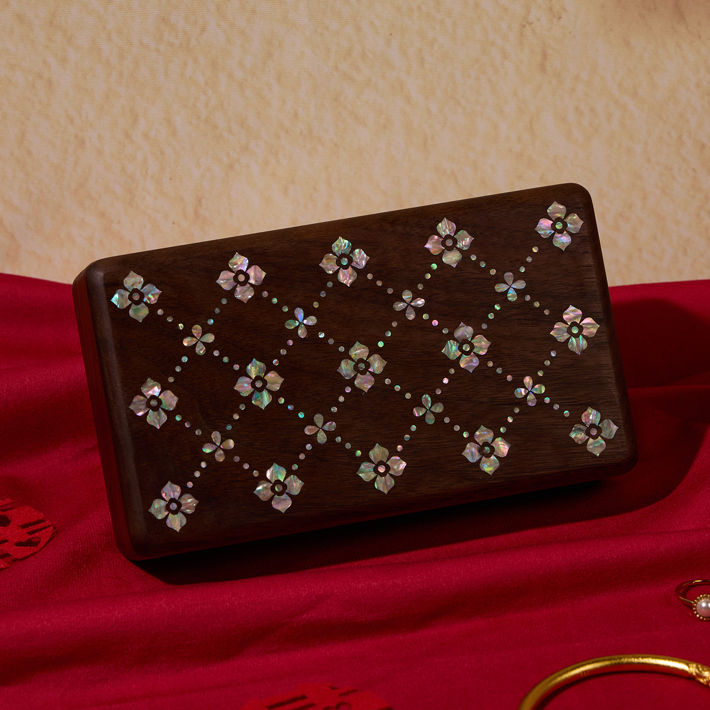 2026新款螺钿首饰盒高档精致木质项链戒指饰品收纳结婚礼物送新娘