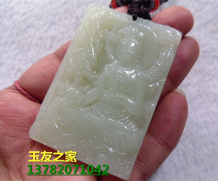 观音菩萨细腻玉佩
