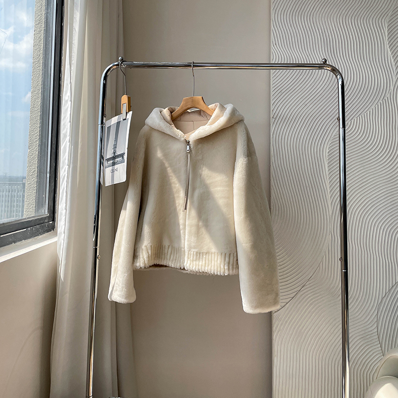 五十而立『乳酪雪芙』连帽皮毛一体天然美利奴裘皮短款皮草外套