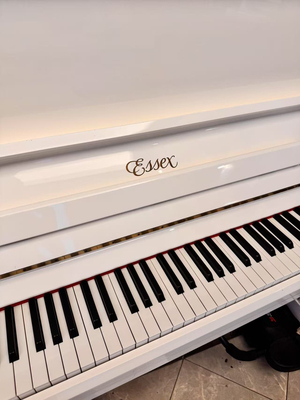 二手施坦威家族艾塞克斯钢琴123白色立式钢琴