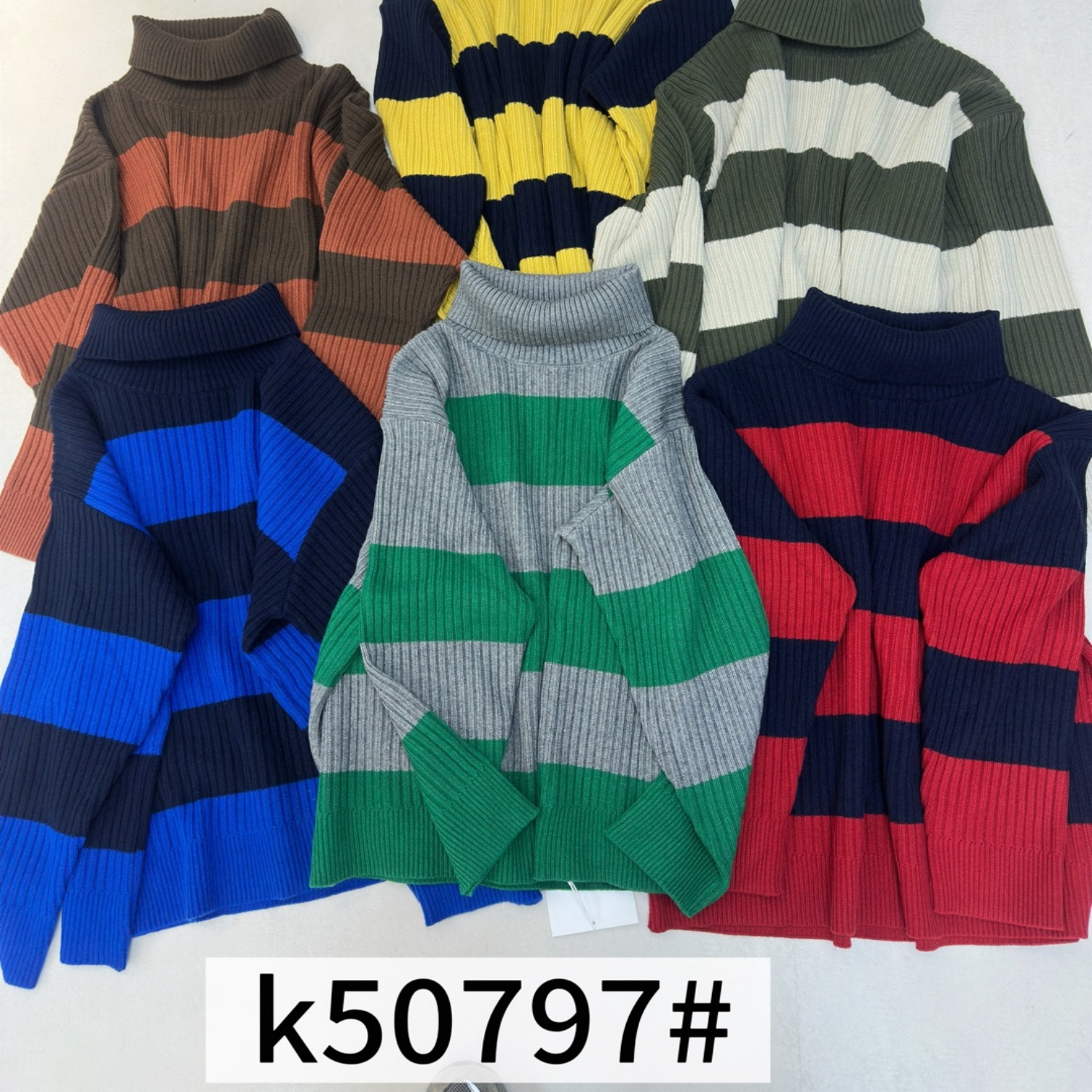 胖mm慵懒休闲风拼色条纹高领毛衣