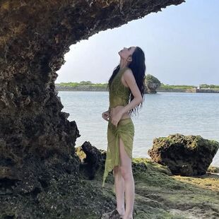 ins风清冷复古绝美高级感绿色青苔裙蕾丝比基尼度假温泉泳衣女夏