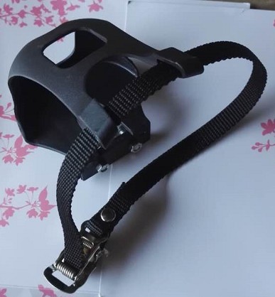 动感单车脚踏绑带护脚脚踏保险脚蹬中轴脚蹬套子螺丝脚踏护套