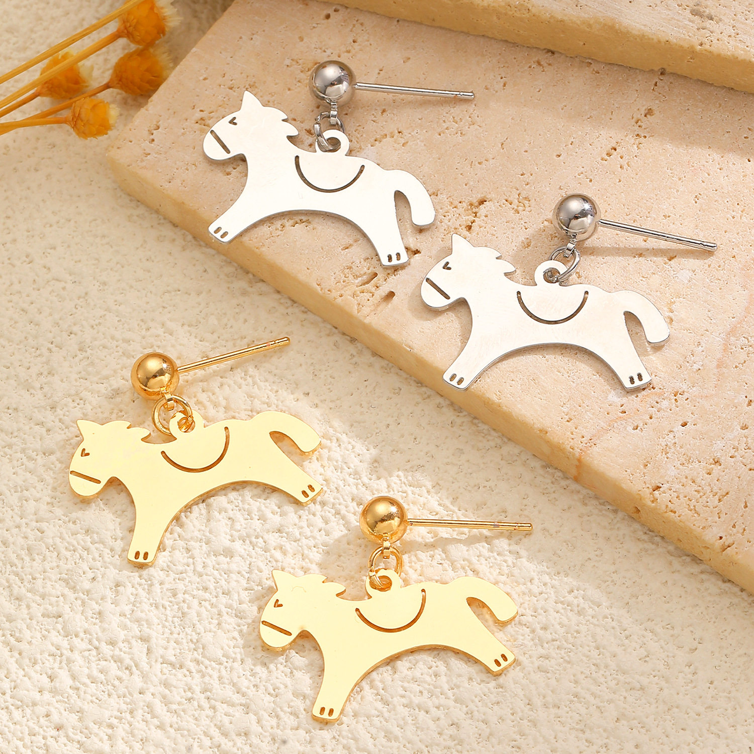 2026新款马年本命年小马吊坠耳钉耳环轻奢高级感饰品小众百搭时尚,饰品/流行首饰/时尚饰品新,银饰耳饰,淘宝优惠券,粉丝福利购,淘宝优惠卷