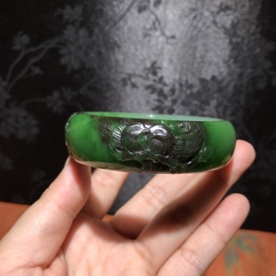 儒贤玉道和田玉俄料7号矿老坑碧玉聚美红皮白加绿雕花手镯底子细
