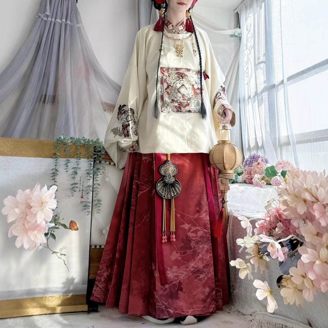 正品女琵琶袖马面裙秋冬国风套装