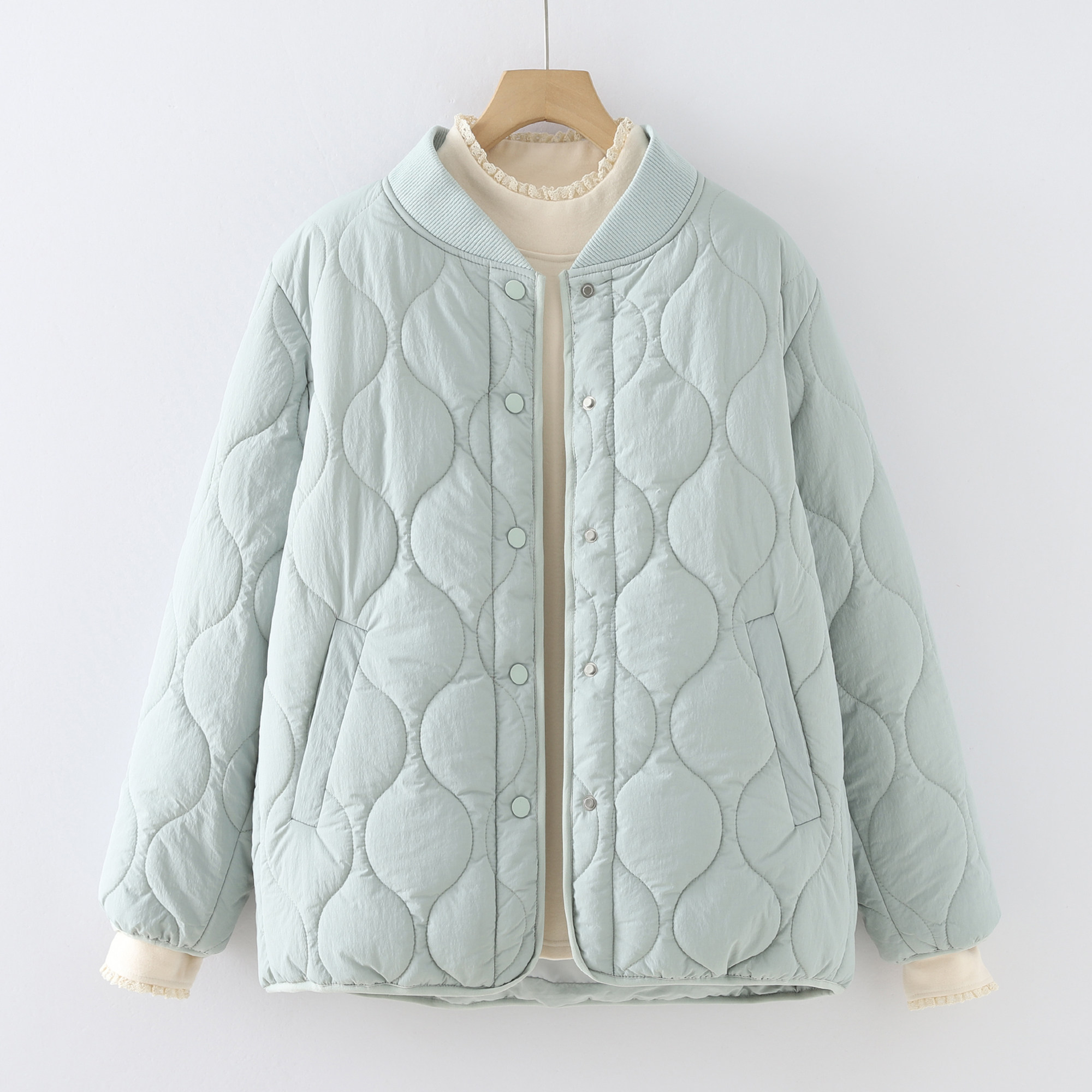 菱格绗缝棉服女短款立领加厚保暖