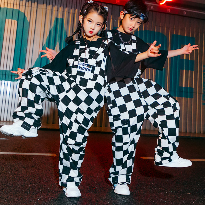 新品男童嘻哈潮服酷格子背带w裤套装儿童架子鼓吉他演出服女童t台