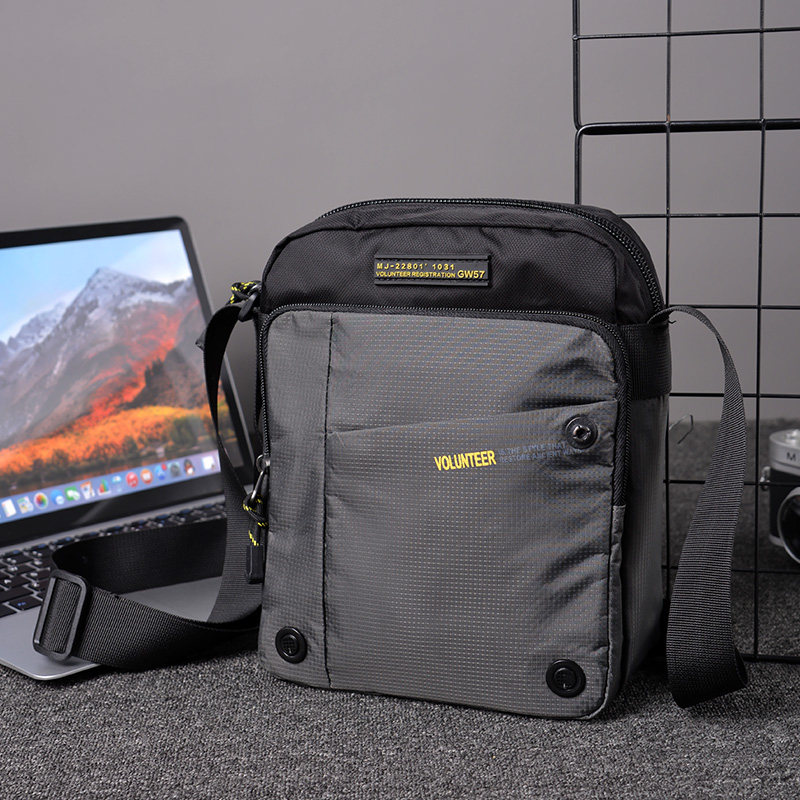 斜挎包男时尚休闲单肩包多口袋轻便通勤男包小背包中年男士帆布包